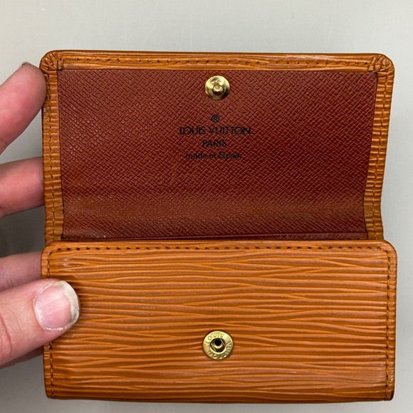 Vintage LV Brown Epi Leather 4-Key Holder - Picture 3 of 7